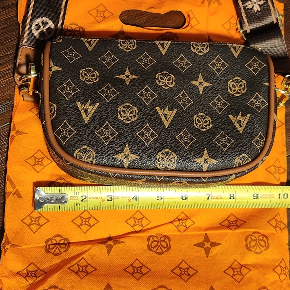 NEW Brown purse handbag dog keychain and dust bag Crossbody Discounted Shipping - Picture 11 of 12